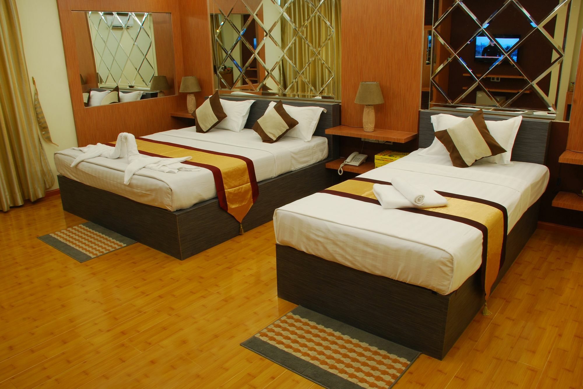 Hotel 72 Rangoon Eksteriør billede