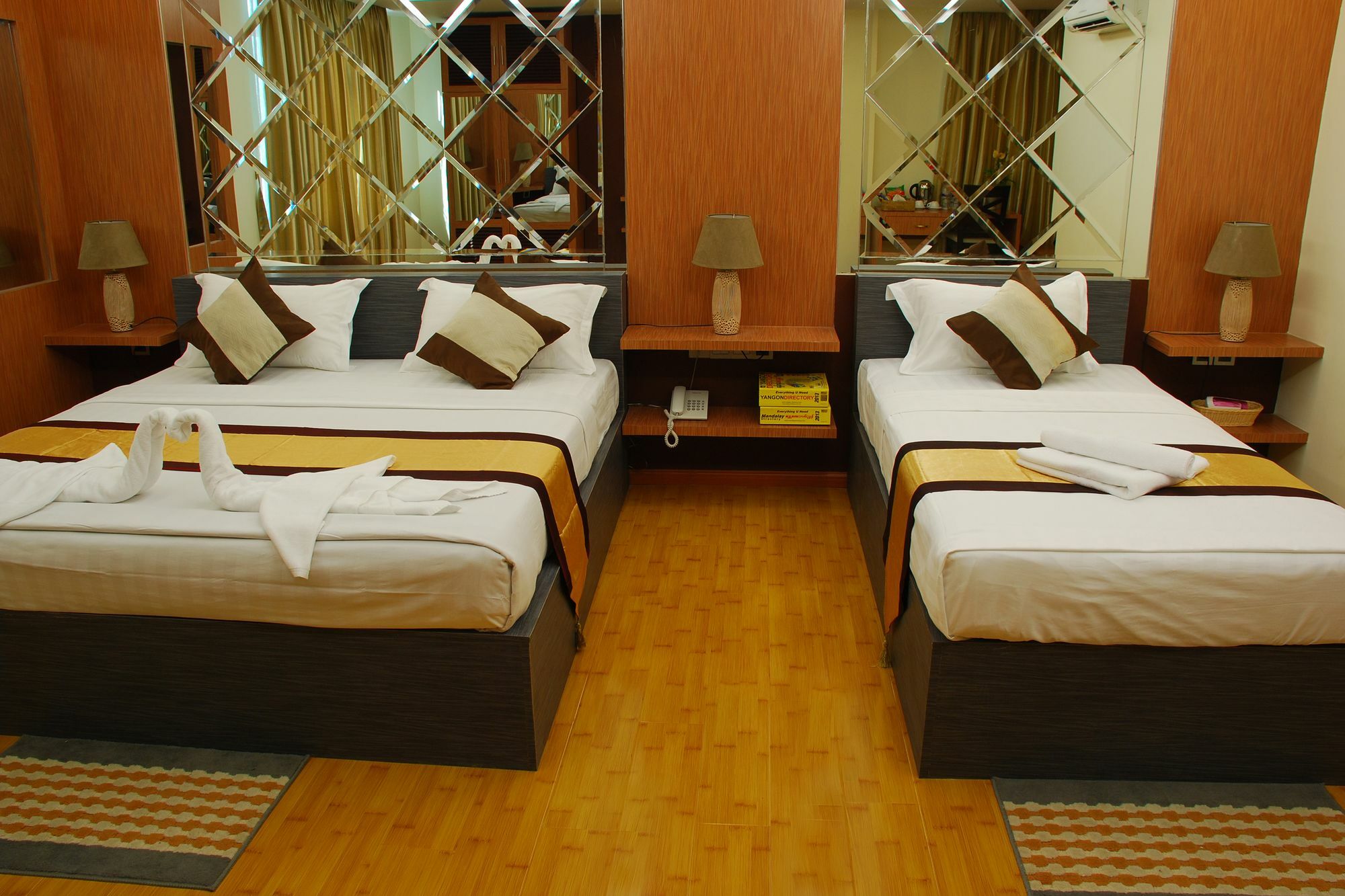 Hotel 72 Rangoon Eksteriør billede